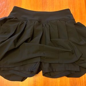 Old navy workout skirt with built in shorts